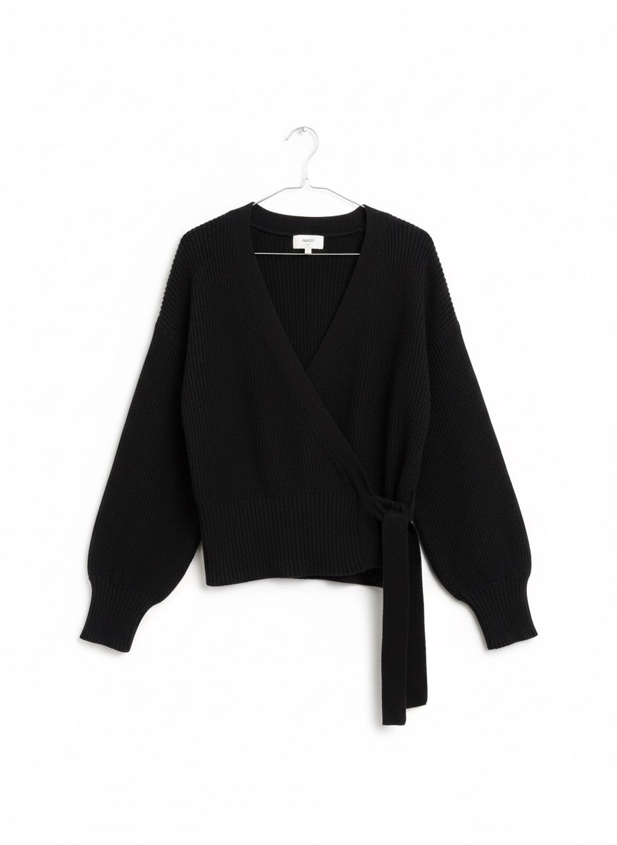 Black sweater 🌸