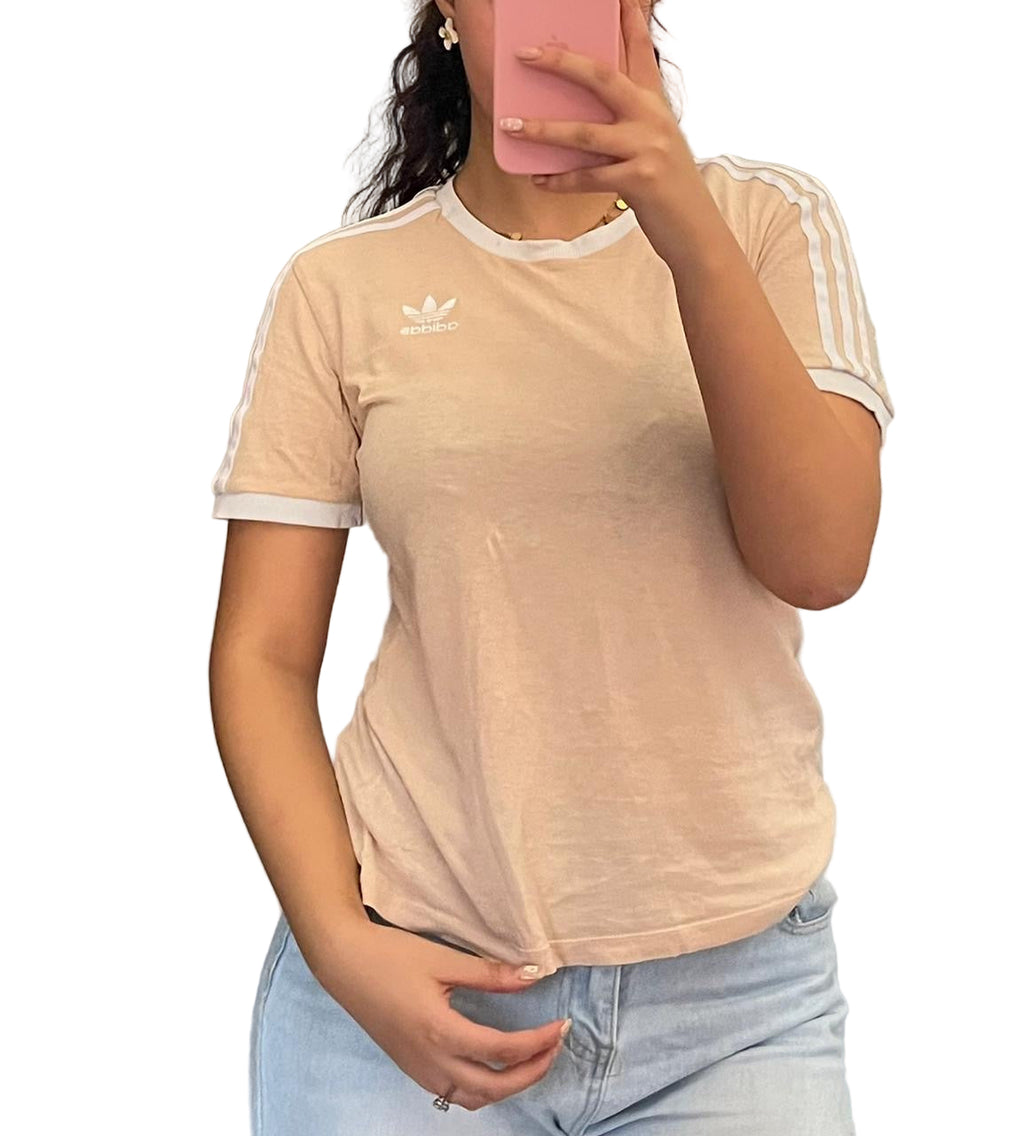 Adidas pink t-shirt 🌸