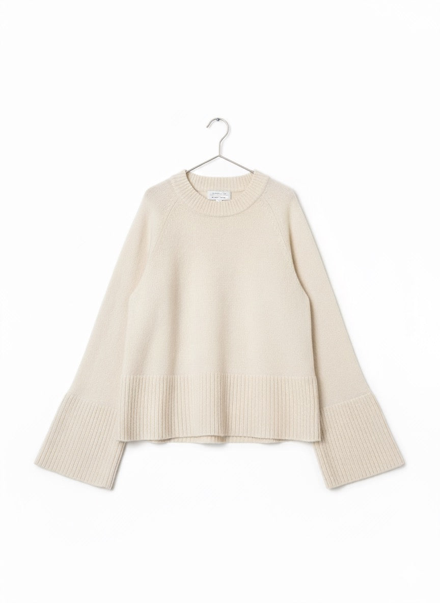 Milky white sweater 🌸