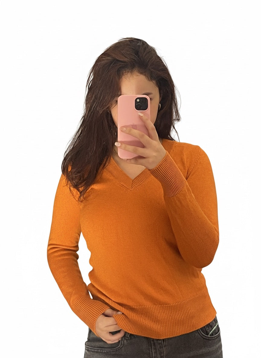 Orange sweater 🌸