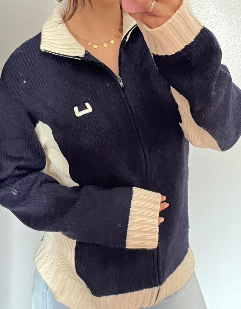 Dark blue sweater 🌸
