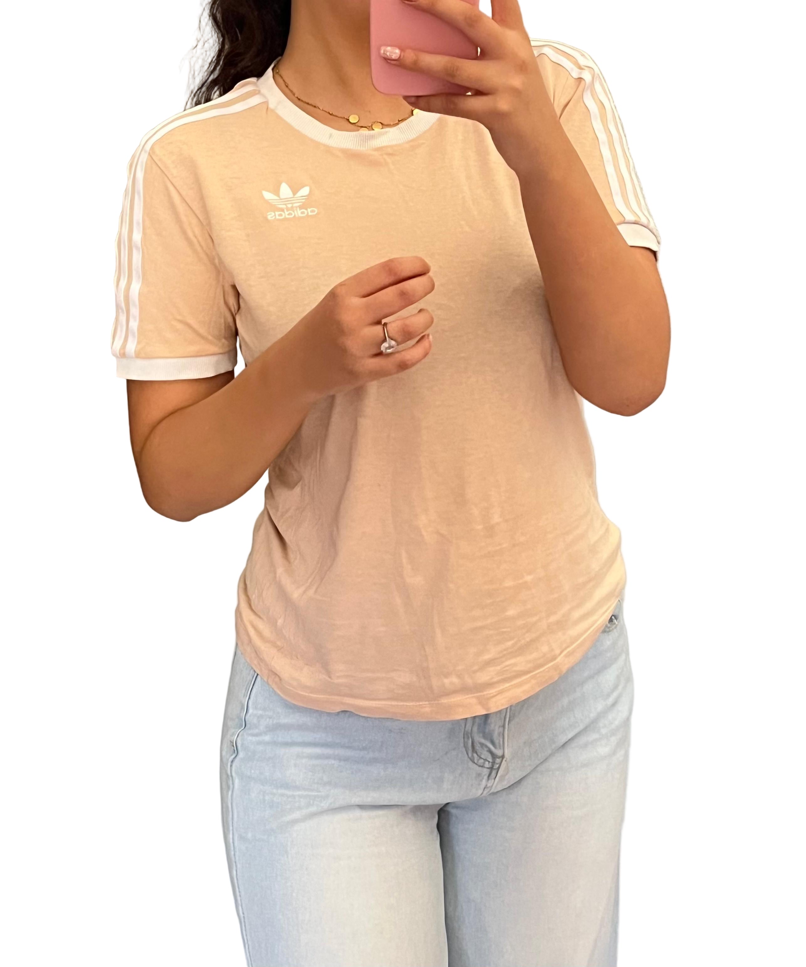 Adidas pink t-shirt 🌸